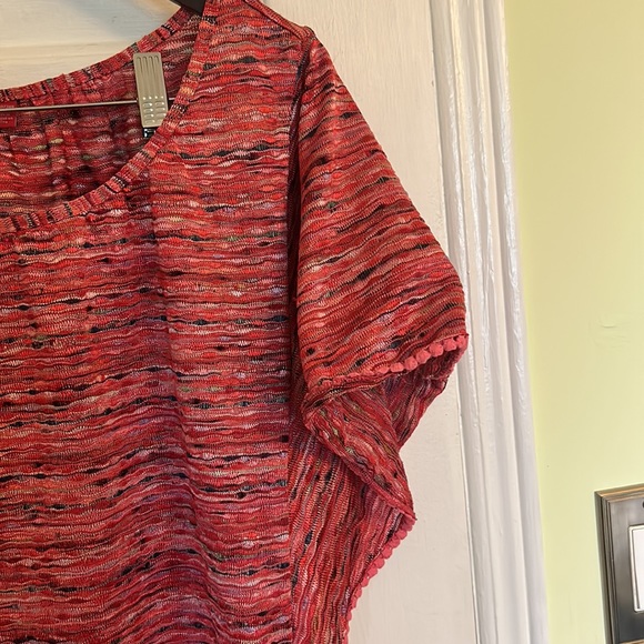 99% polyester, 1% spandex light weight summer top - Picture 2 of 5